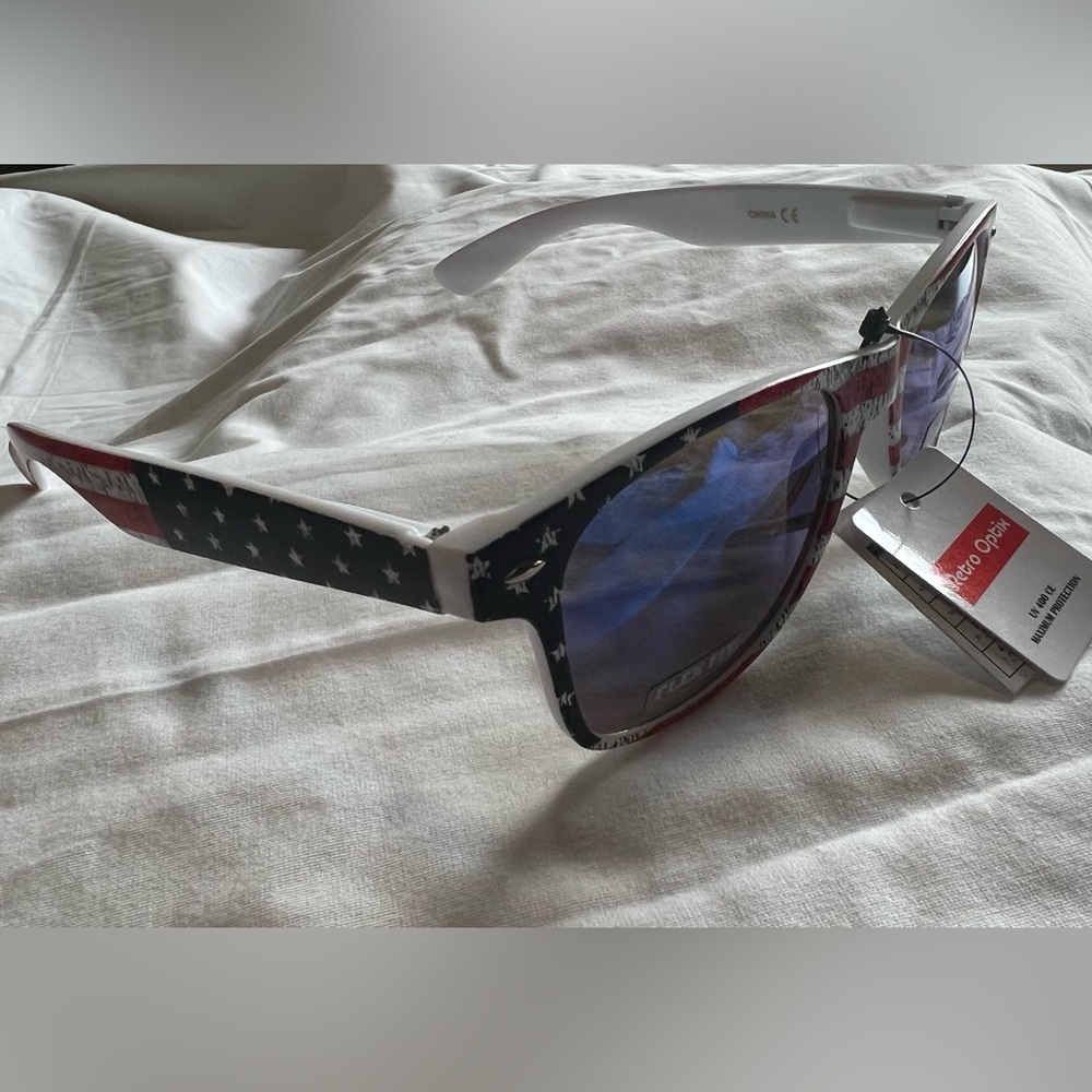 Retro Optix American flag sunglasses